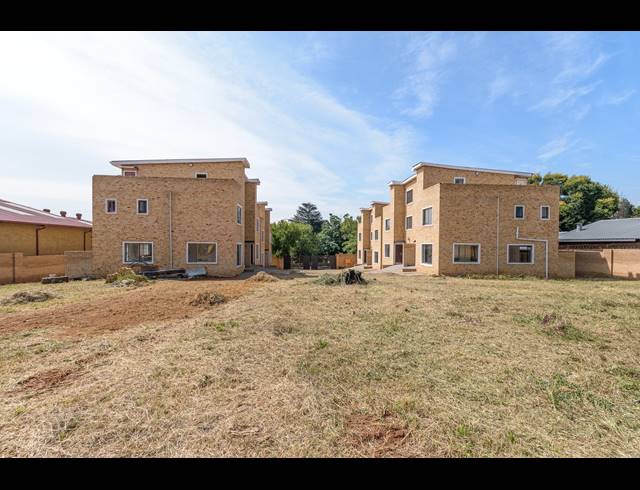 32 BEDROOM HOUSE FOR SALE IN FERNDALE